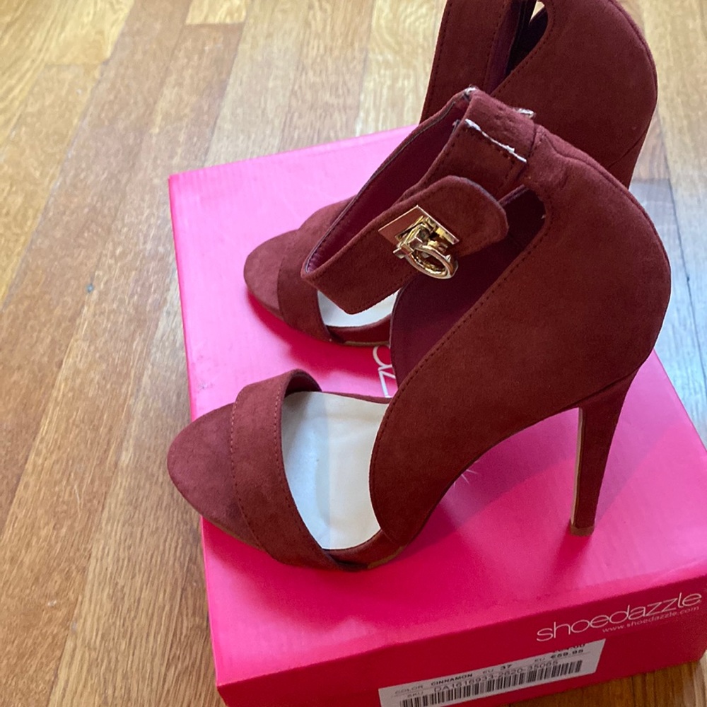 Shoedazzle High heels shoes